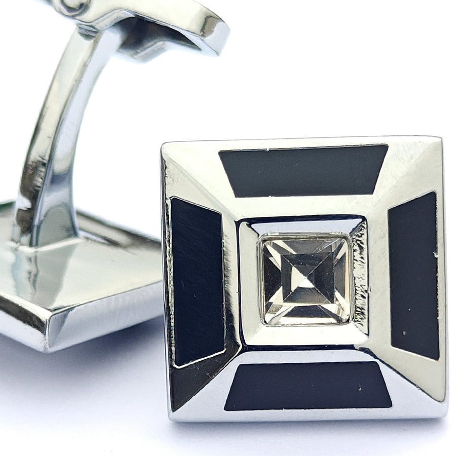 Metal cufflinks with artistic Design and attractive colors 00001