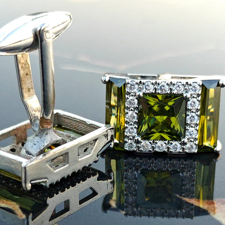 Zircon Green Stone with small white stone Silver Base cufflink for Men 00010